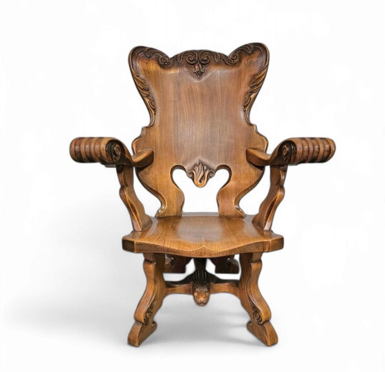 Image 1 of 4 x large matching oak claw armchairs, 1970s

Height 90 
Width 70 
Depth 70 cm