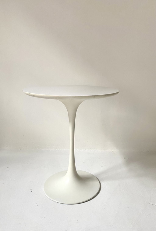 Arkana 12 Side Table Tulip