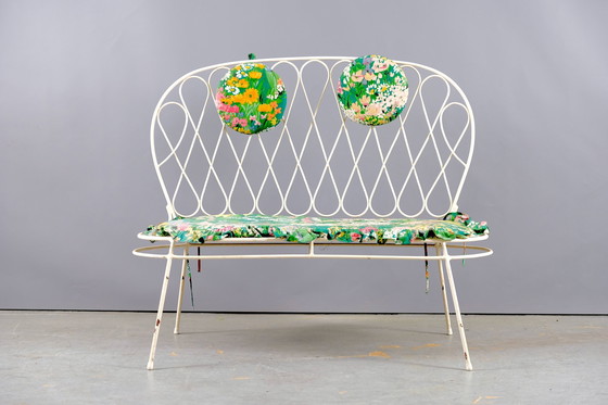 Image 1 of Banc de jardin blanc Mid Century Flowerpower en fer, années 1960