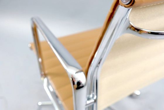 Image 1 of Mid-Century Model EA 117 Swivel Chair by Charles & Ray Eames for Vitra