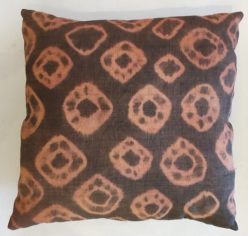 Congolese Cushion In Raffia With Batik Motif