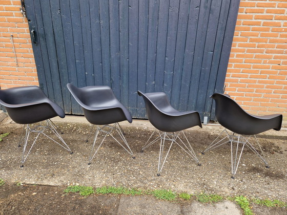 Image 1 of 4x Vitra DAR black