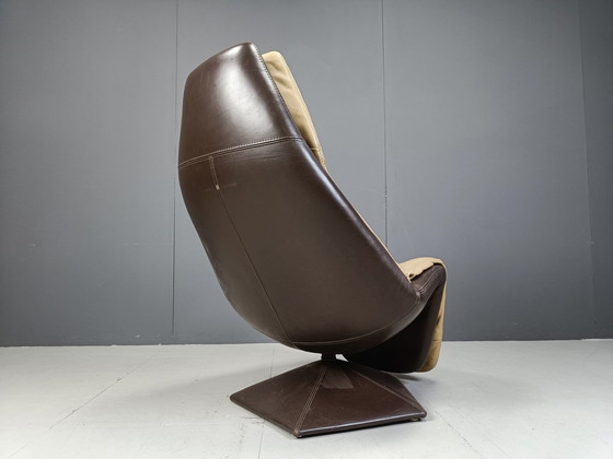 Image 1 of Fauteuil pivotant en cuir vintage avec ottoman, 1970
