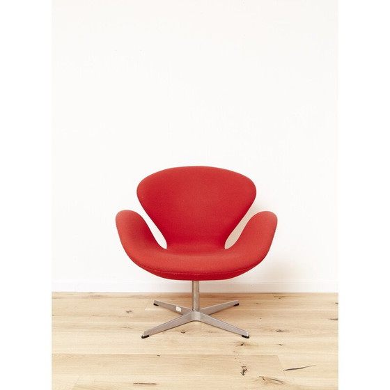 Image 1 of Vintage Swan armchair in wool by Arne Jacobsen for Fritz Hansen, 1958