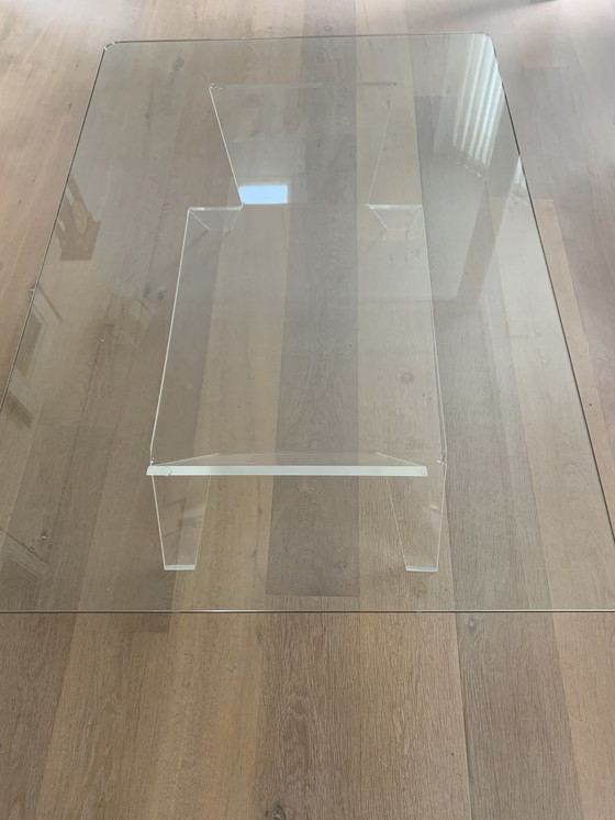 Image 1 of Table en verre avec cadre en plexiglas