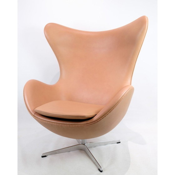 Image 1 of Vintage model 3316 armchair by Arne Jacobsen for Fritz Hansen