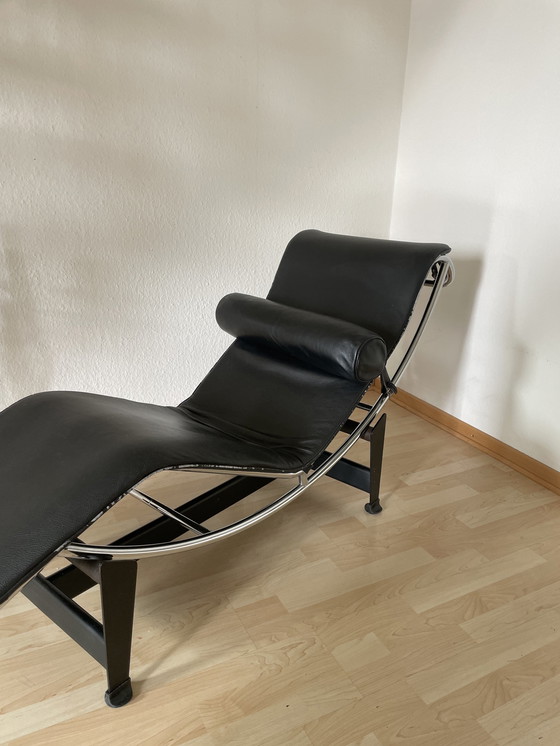 Image 1 of Le Corbusier cassina chaise longue LC4 noir