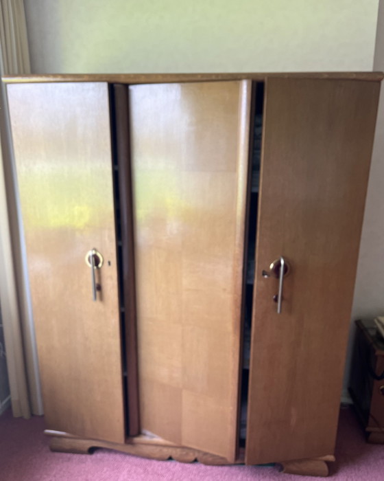 Image 1 of Art Deco linen closet