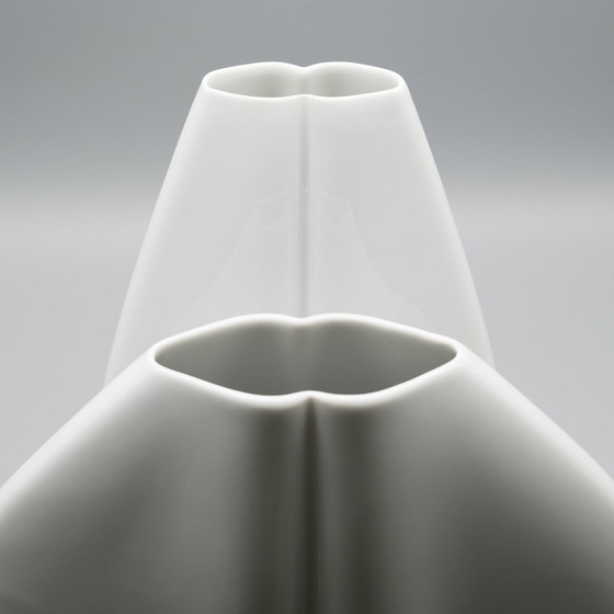 Image 1 of Chic Hutschenreuther Glossy Porcelain 70S-80S Pop-Art Vintage Vase Duo Kiss 