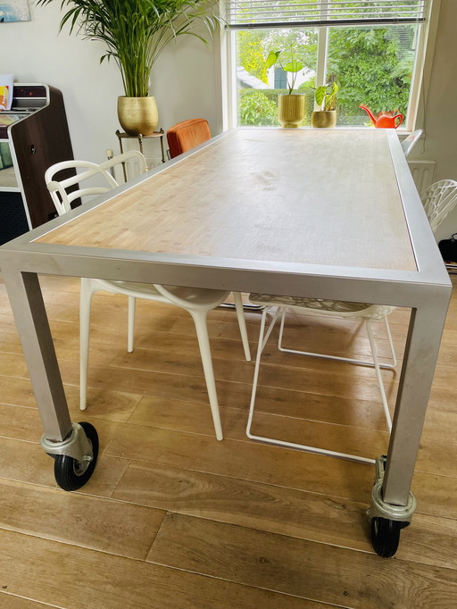 Design dining table with bamboo plate