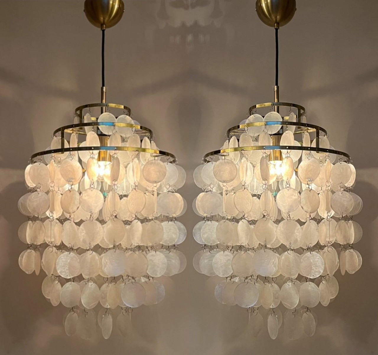 Set of 2 capiz shell lamps pendant lamps opaline gold frame | €495