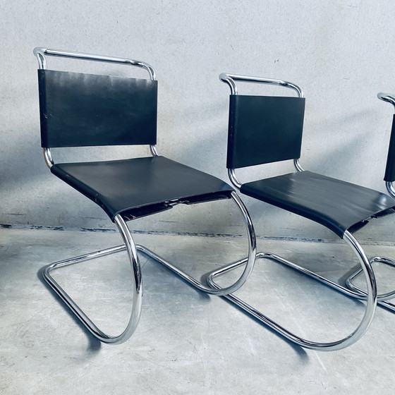 Image 1 of Chaises de salle à manger en cuir de la série MR de Mies van der Rohe 1960