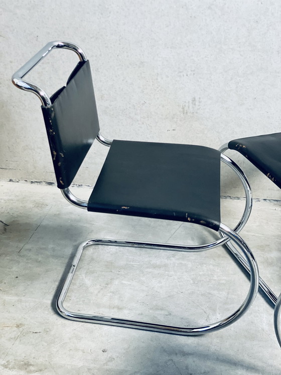 Image 1 of Chaises de salle à manger en cuir de la série MR de Mies van der Rohe 1960