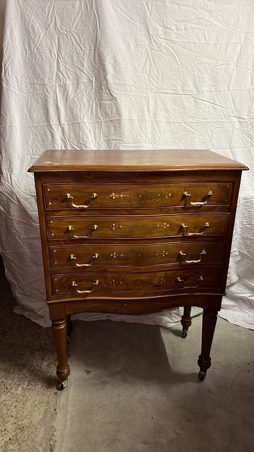 Chest of drawers