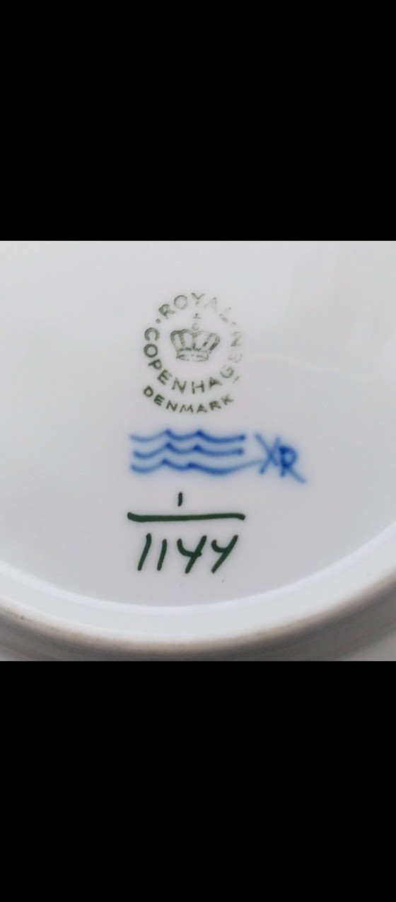 Image 1 of Plato pequeño de encaje doble acanalado azul Royal Copenhagen 1144