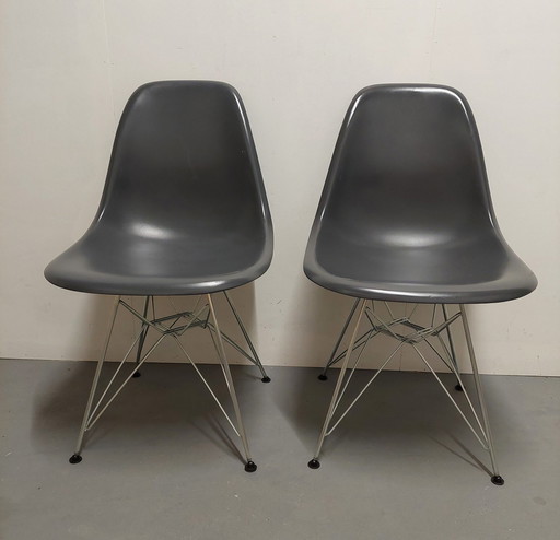 Set Of 2 Beautiful Sidechairs With Eiffel Base.