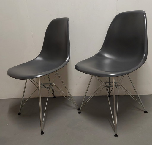 Set Of 2 Beautiful Sidechairs With Eiffel Base.