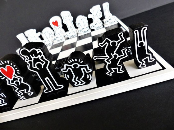 Image 1 of Jeu d'échecs de Keith Haring objet décoratif