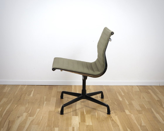 Image 1 of Vitra Alu Chair EA 105