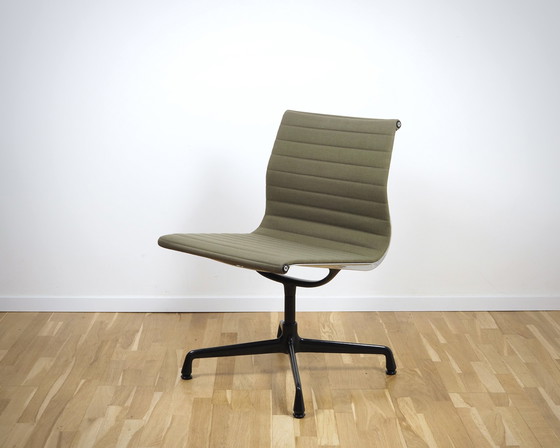 Image 1 of Vitra Alu Chair EA 105