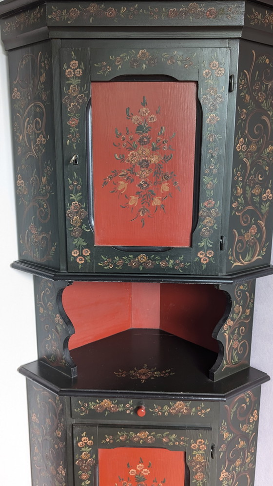 Image 1 of Hand painted corner cabinet from Hindeloopen