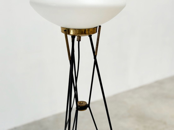 Image 1 of Elegant Italian floorlamp with white opaline shade