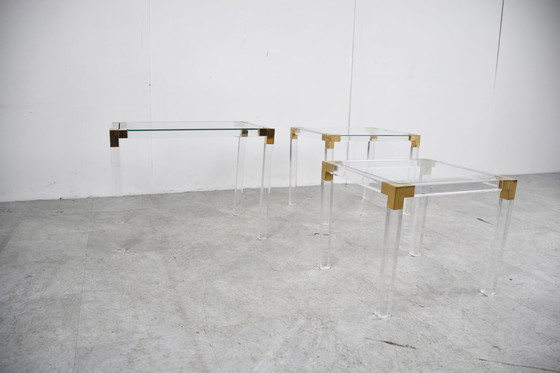 Image 1 of Nid de tables vintage en laiton et lucite