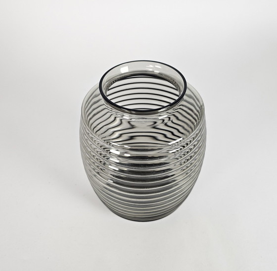 Image 1 of Glass Factory Leerdam - A.D. Copier - Ribbed vase - ´Tonnetje´ - Smoke glass - 1953