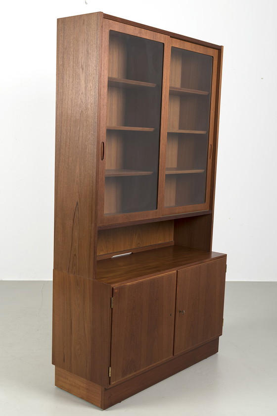 Image 1 of Hundevad display cabinet