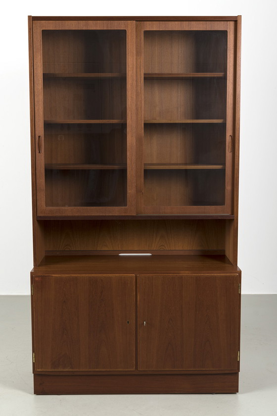 Image 1 of Hundevad display cabinet