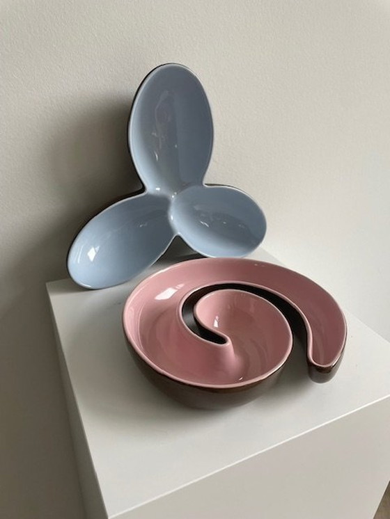 Image 1 of Set Of 2 Serving Bowls - Spiral And Clover - Glazed Ceramic