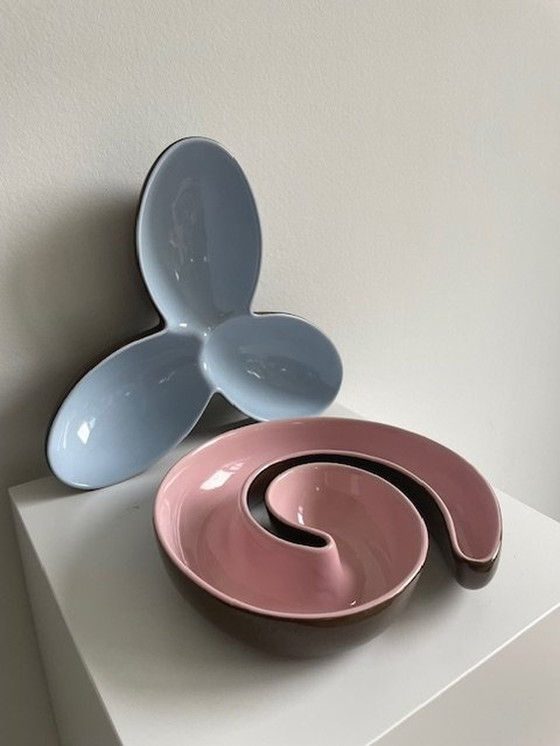 Image 1 of Set Of 2 Serving Bowls - Spiral And Clover - Glazed Ceramic