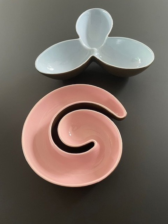 Image 1 of Set Of 2 Serving Bowls - Spiral And Clover - Glazed Ceramic