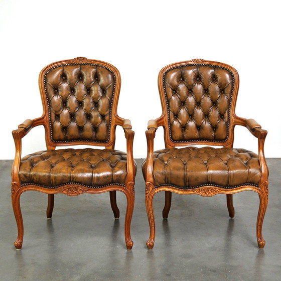 Image 1 of 2 x Fauteuil chesterfield baroque en cuir de bœuf avec pieds queen Ann