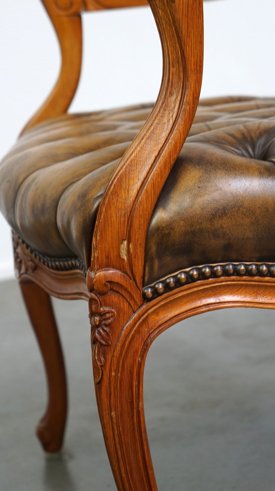 Image 1 of 2 x Fauteuil chesterfield baroque en cuir de bœuf avec pieds queen Ann