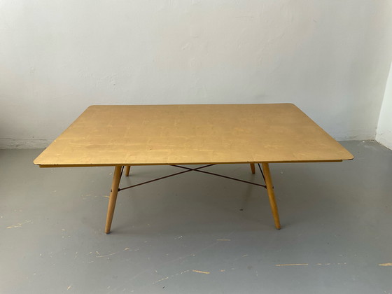 Image 1 of Table Charles & Ray Eames à feuilles d'or