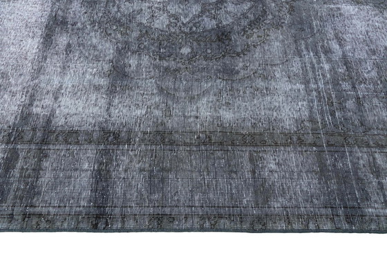 Image 1 of Hand-knotted Vintage Royal Carpet - 290 X 190 Cm