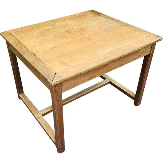 Image 1 of Vintage honey-colored oak table
