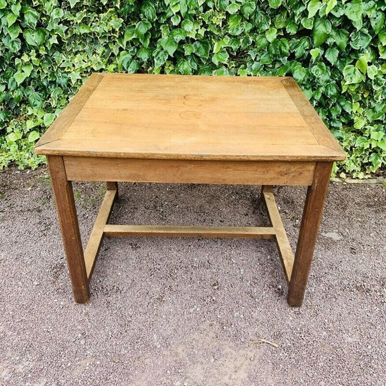 Image 1 of Vintage honey-colored oak table