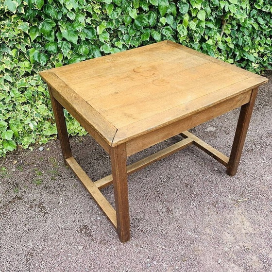 Image 1 of Vintage honey-colored oak table
