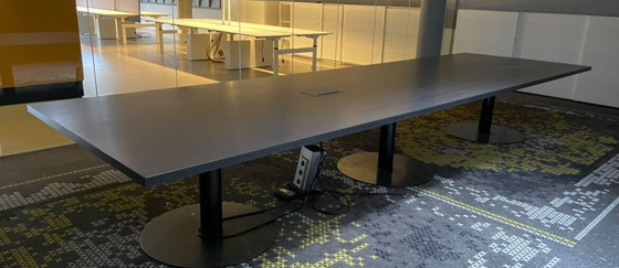 Image 1 of Grande table de conférence design