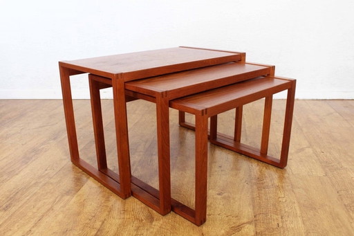 3x Scandinavian nesting table 