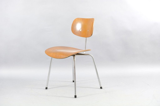 Wilde + Spieth SE68 side chair by Egon Eiermann