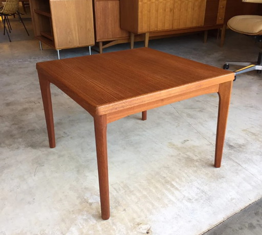 Mid Century Design Coffee Table