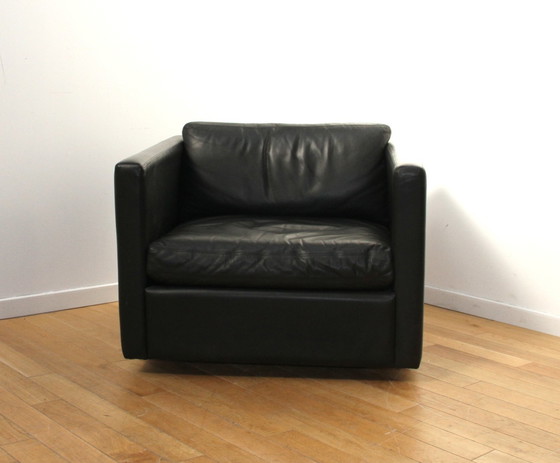 Image 1 of Club 1051 armchair, Knoll