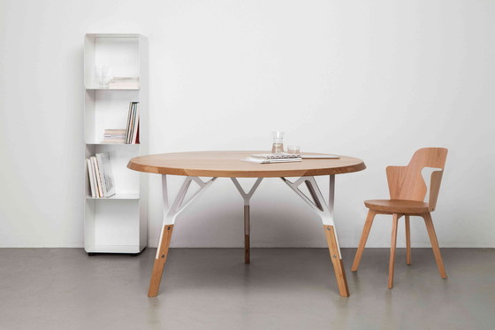 Image 1 of Round solid oak table, design Alfredo Häberli for Quodes