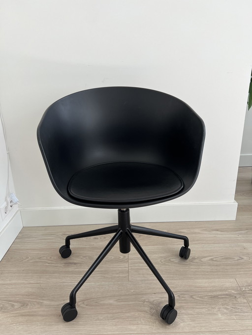 Hay Aac 24 Office Chair + Leather Seat Pad