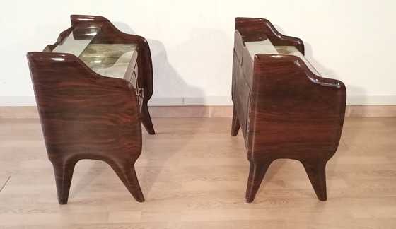 Image 1 of 2x Tables de chevet italiennes du Mid Century avec plateaux en verre