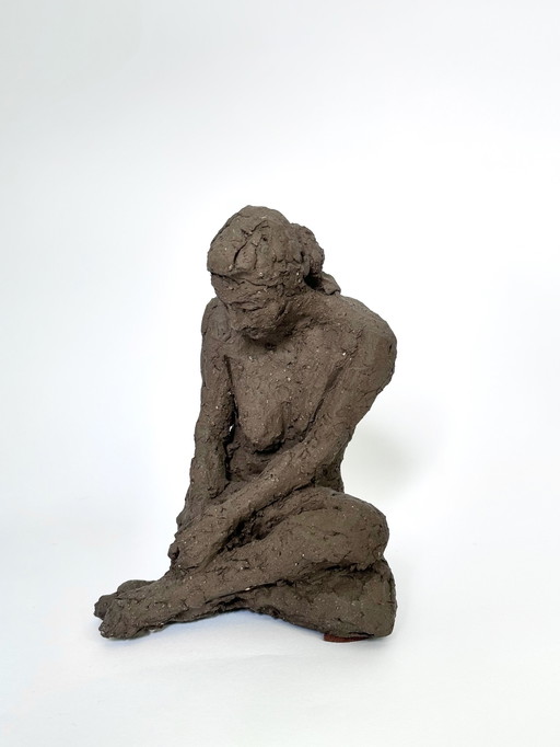 Yolande Ide - a sculpture of a naked woman