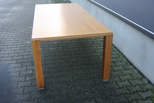 Jan des Bouvrie table